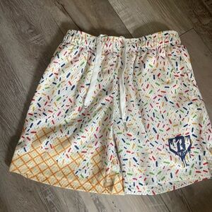 101 baseball shorts size med